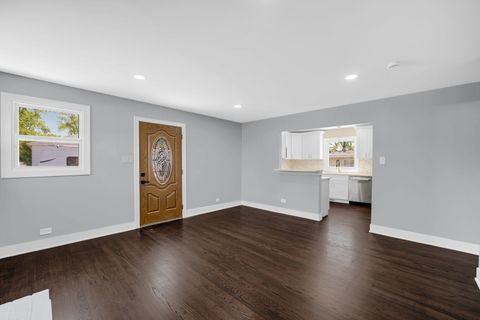 Tiny photo for 6409 W 85th Place, Burbank, IL 60459 (MLS # 12638749)