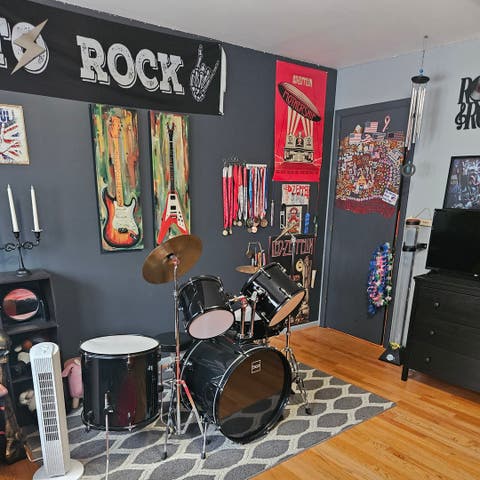 Tiny photo for 9157 S 83rd Court, Hickory Hills, IL 60457 (MLS # 12693945)