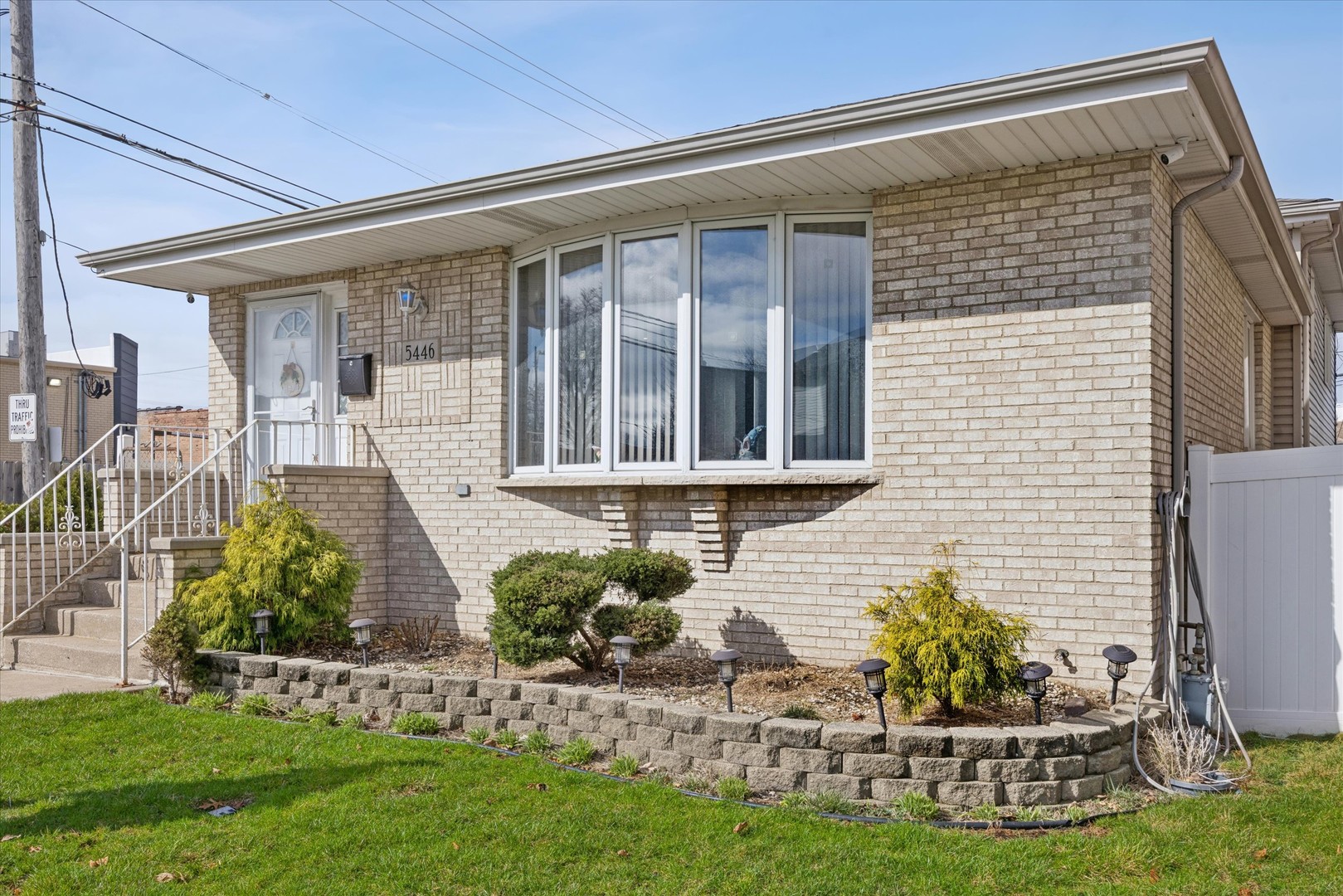 5446 S Rutherford Avenue