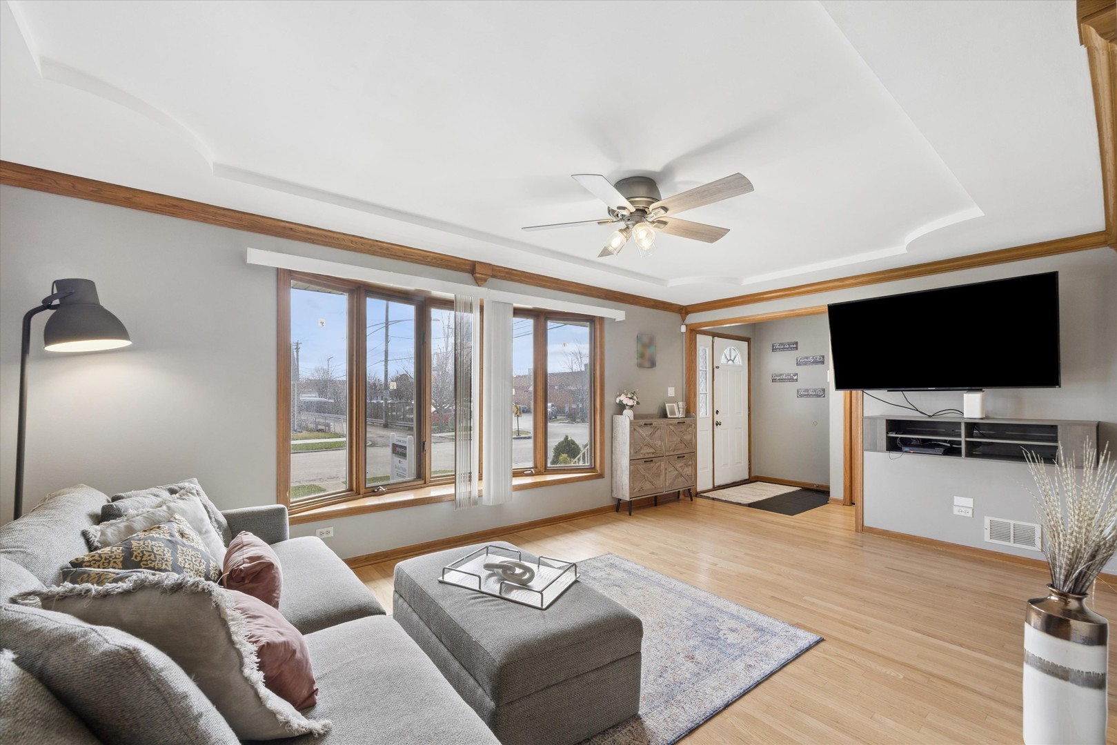 5446 S Rutherford Avenue