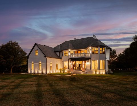 37W993 Heritage Oaks Drive St. Charles IL 60175