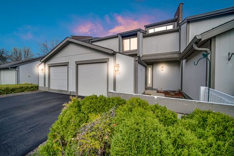 112 Chicory Court Rolling Meadows IL 60008