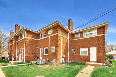 Tiny photo for 1812 Oakton Street, Evanston, IL 60202 (MLS # 12592752)