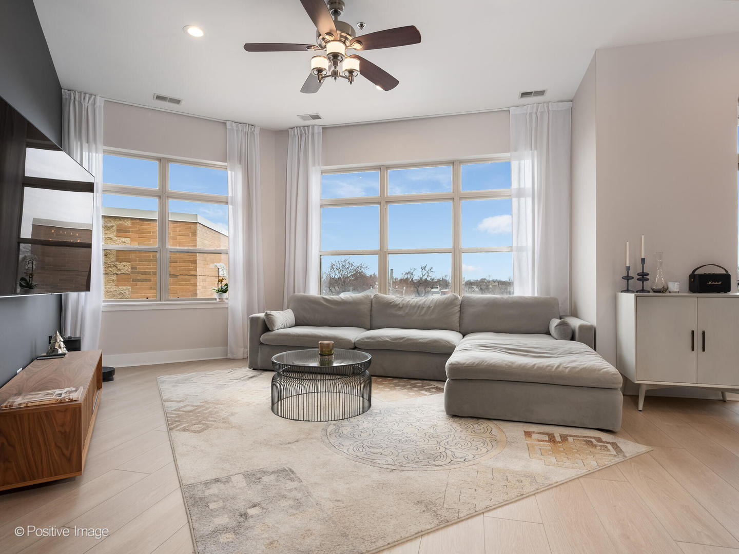 2915 N Clybourn Avenue 410