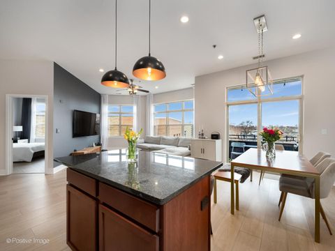 Tiny photo for 2915 N Clybourn Avenue #410, Chicago, IL 60618 (MLS # 12585830)