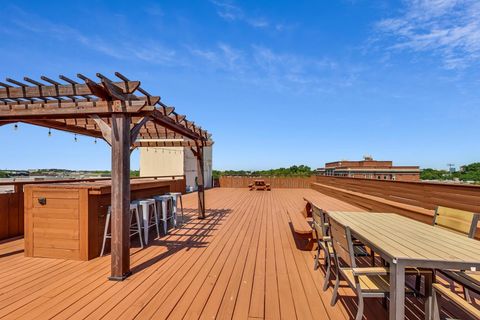 Tiny photo for 2915 N Clybourn Avenue #410, Chicago, IL 60618 (MLS # 12585830)