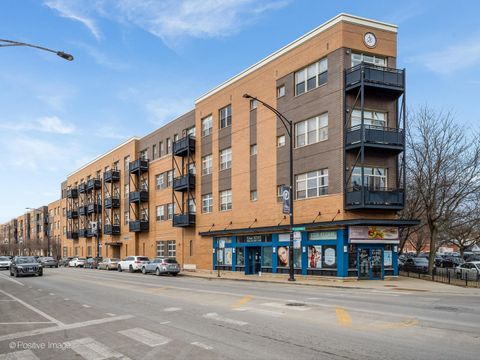 Tiny photo for 2915 N Clybourn Avenue #410, Chicago, IL 60618 (MLS # 12585830)