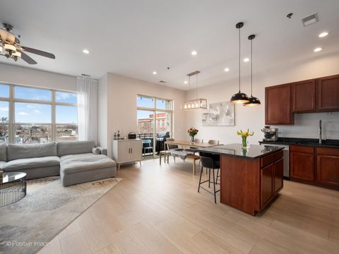 Tiny photo for 2915 N Clybourn Avenue #410, Chicago, IL 60618 (MLS # 12585830)