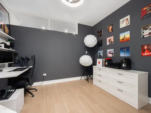 Tiny photo for 2915 N Clybourn Avenue #410, Chicago, IL 60618 (MLS # 12585830)