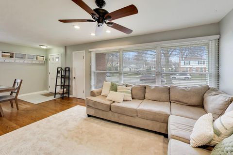 Tiny photo for 5310 Davis Street, Skokie, IL 60077 (MLS # 12602195)