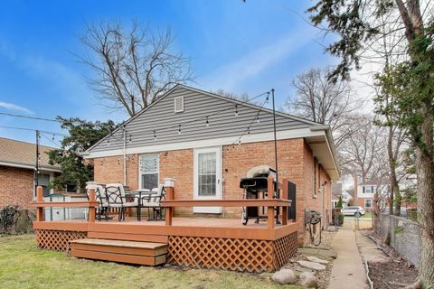 Tiny photo for 5310 Davis Street, Skokie, IL 60077 (MLS # 12602195)