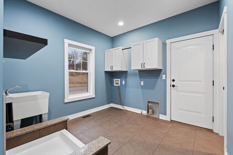 Tiny photo for 3504 Shadow Wood Court, Milan, IL 61264 (MLS # 12556393)