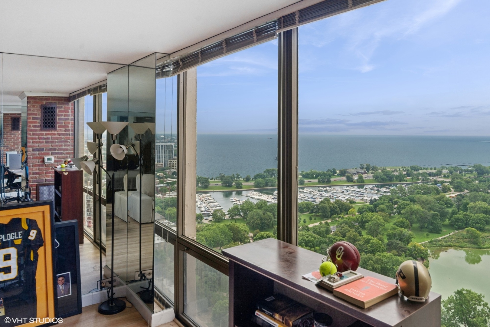 2650 N Lakeview Avenue 3504