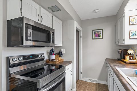 Tiny photo for 618 S Lott Boulevard, Gibson City, IL 60936 (MLS # 12437169)