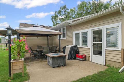 Tiny photo for 618 S Lott Boulevard, Gibson City, IL 60936 (MLS # 12437169)
