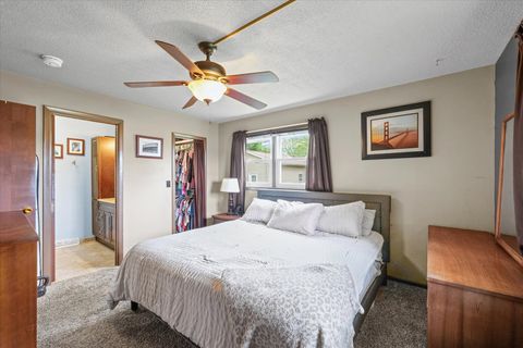 Tiny photo for 618 S Lott Boulevard, Gibson City, IL 60936 (MLS # 12437169)