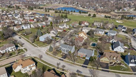 Tiny photo for 225 N Canterbury Road, Aurora, IL 60506 (MLS # 12593692)