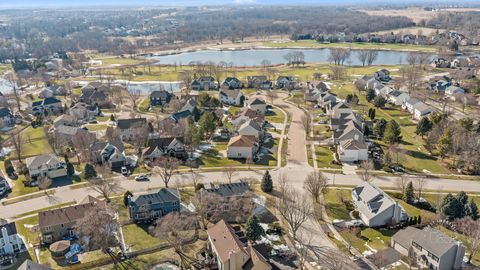 Tiny photo for 225 N Canterbury Road, Aurora, IL 60506 (MLS # 12593692)