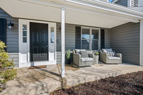 Tiny photo for 225 N Canterbury Road, Aurora, IL 60506 (MLS # 12593692)