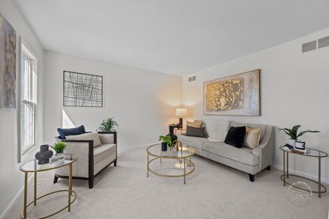 Tiny photo for 225 N Canterbury Road, Aurora, IL 60506 (MLS # 12593692)