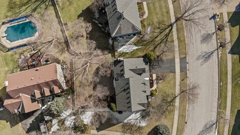 Tiny photo for 225 N Canterbury Road, Aurora, IL 60506 (MLS # 12593692)