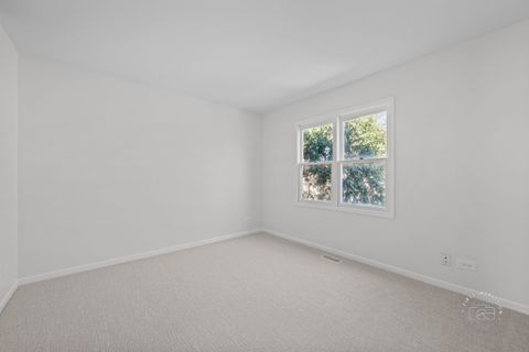 Tiny photo for 225 N Canterbury Road, Aurora, IL 60506 (MLS # 12593692)