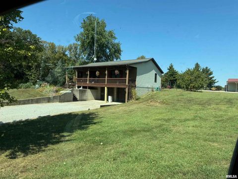 Photo of 7003 RIVER Road, Iuka, IL 62849 (MLS # EB460428)