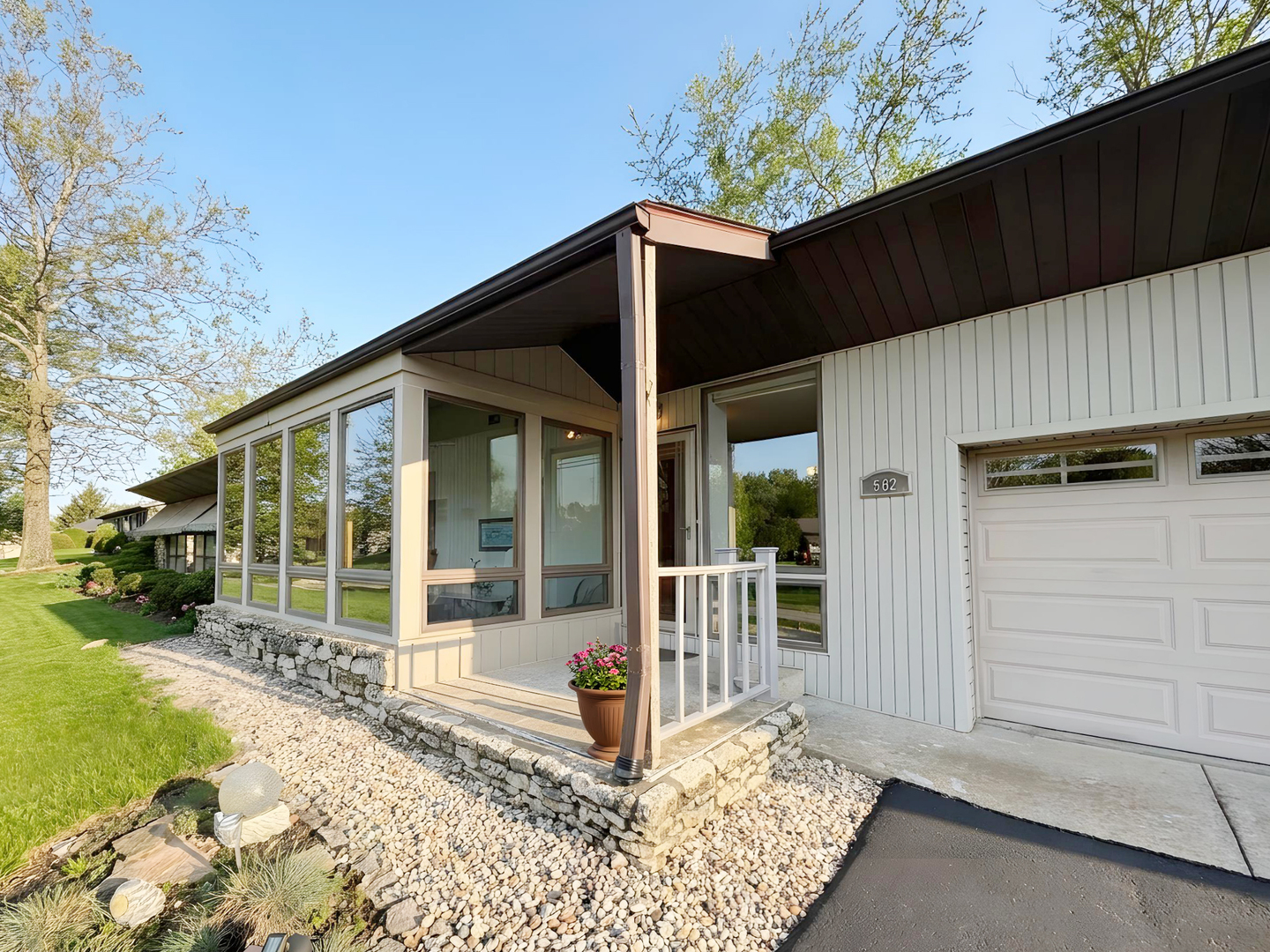 562 Kathleen Street