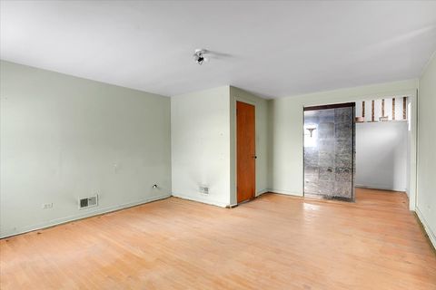 Tiny photo for 6226 N Springfield Avenue, Chicago, IL 60659 (MLS # 12549150)