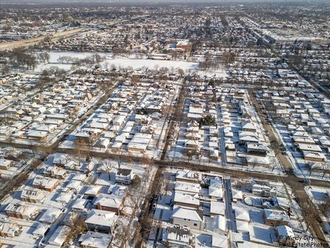 Tiny photo for 7715 W Balmoral Avenue, Chicago, IL 60656 (MLS # 12529397)