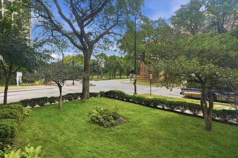 Tiny photo for 5050 S East End Avenue #1E, Chicago, IL 60615 (MLS # 12725289)