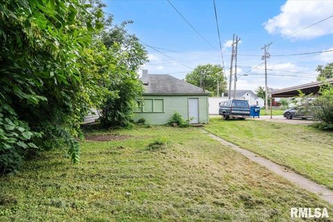 Tiny photo for 1505 W 14TH Street, Davenport, IA 52804 (MLS # QC4267838)