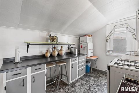 Tiny photo for 1505 W 14TH Street, Davenport, IA 52804 (MLS # QC4267838)