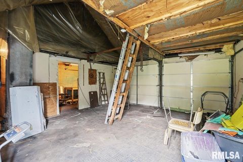 Tiny photo for 1505 W 14TH Street, Davenport, IA 52804 (MLS # QC4267838)