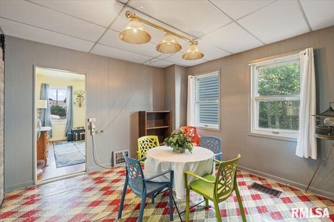 Tiny photo for 1505 W 14TH Street, Davenport, IA 52804 (MLS # QC4267838)