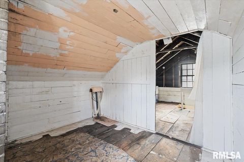 Tiny photo for 1505 W 14TH Street, Davenport, IA 52804 (MLS # QC4267838)