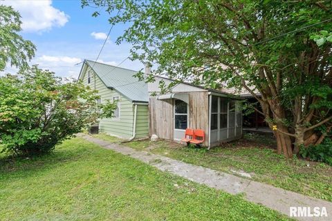 Tiny photo for 1505 W 14TH Street, Davenport, IA 52804 (MLS # QC4267838)