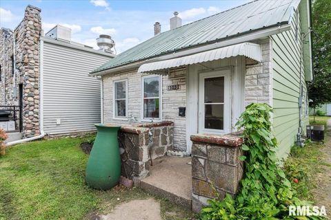 Tiny photo for 1505 W 14TH Street, Davenport, IA 52804 (MLS # QC4267838)