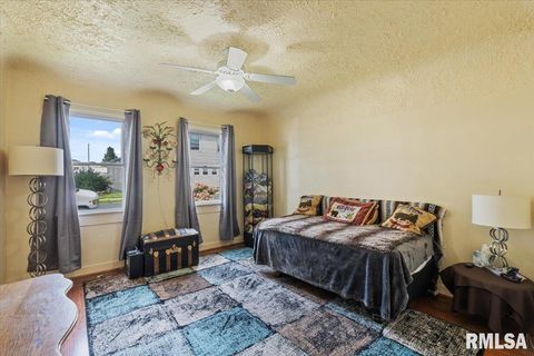 Tiny photo for 1505 W 14TH Street, Davenport, IA 52804 (MLS # QC4267838)