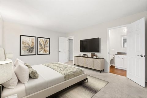 Tiny photo for 194 Grove Avenue #A, Des Plaines, IL 60016 (MLS # 12553445)