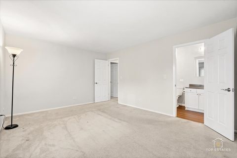 Tiny photo for 194 Grove Avenue #A, Des Plaines, IL 60016 (MLS # 12553445)