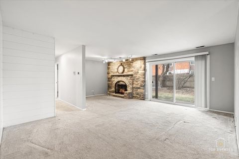 Tiny photo for 194 Grove Avenue #A, Des Plaines, IL 60016 (MLS # 12553445)