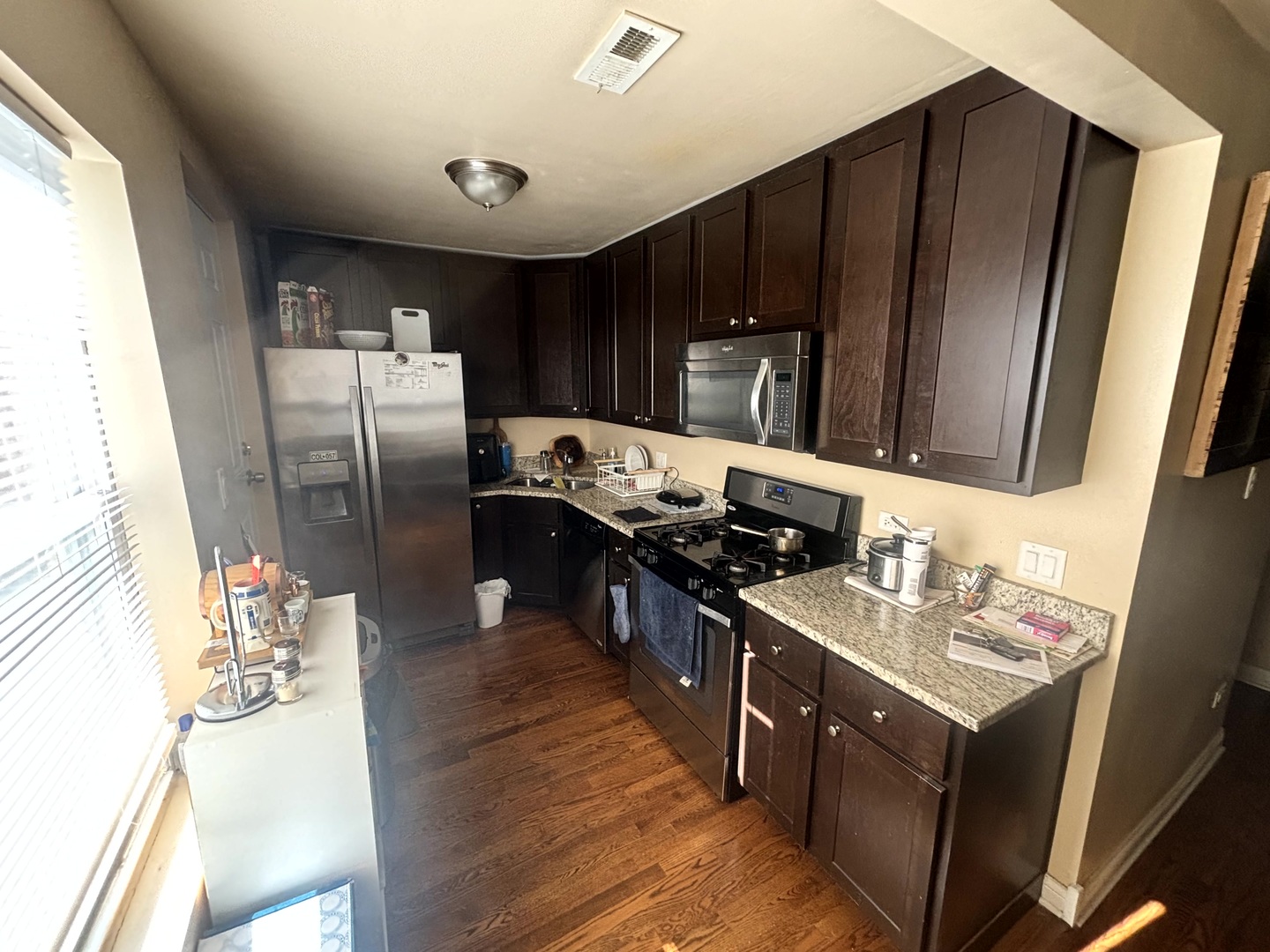 6133-6135 W Belmont Avenue