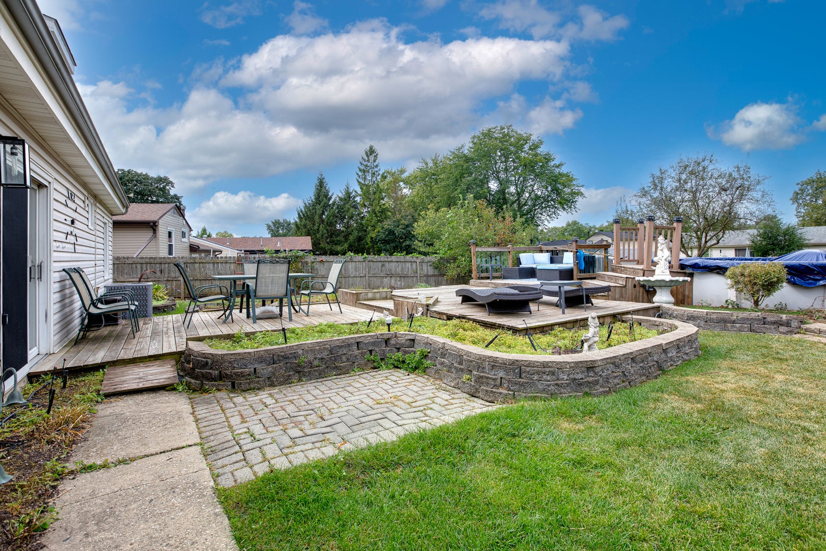 8196 Dartmouth Lane