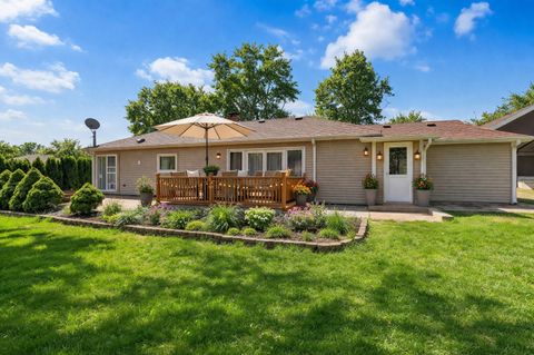 Tiny photo for 132 Harvey Avenue, Wood Dale, IL 60191 (MLS # 12611889)