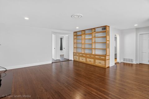 Tiny photo for 132 Harvey Avenue, Wood Dale, IL 60191 (MLS # 12611889)