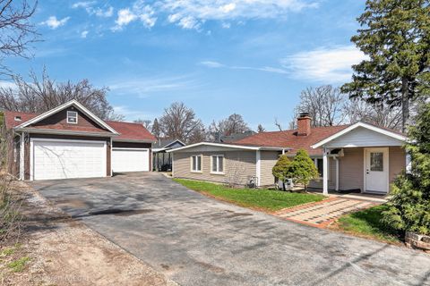 Photo of 132 Harvey Avenue, Wood Dale, IL 60191 (MLS # 12611889)