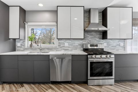 Tiny photo for 132 Harvey Avenue, Wood Dale, IL 60191 (MLS # 12611889)