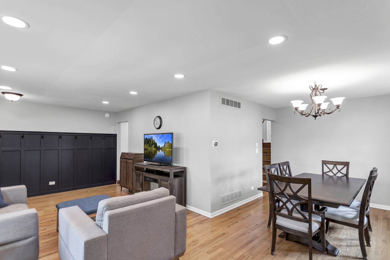 983 Lakewood Drive