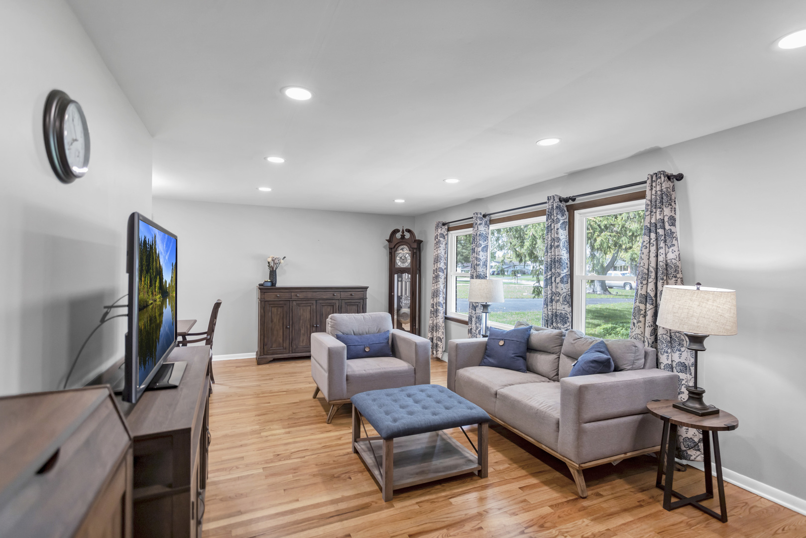 983 Lakewood Drive